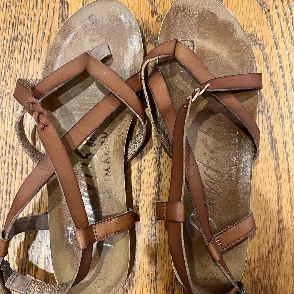 Brown Strappy Leather Sandals with Cushioned Sole